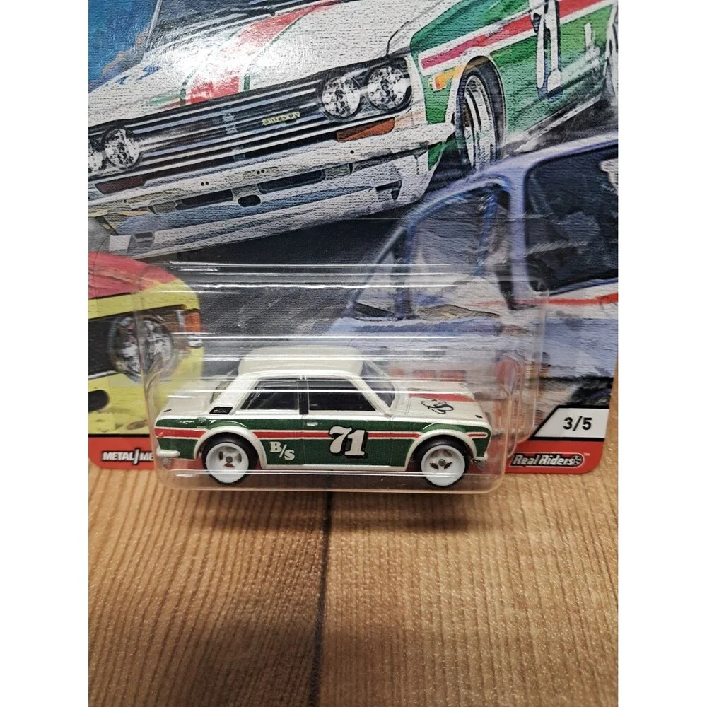 Hot Wheels Premium Car Culture '71 Datsun 510 - White/Green 2019